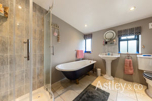 bathroom- click for photo gallery